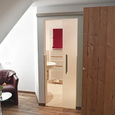 Szálloda Zur Eisenbahn 3*