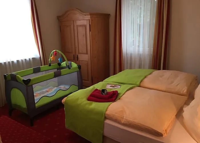 Otel Zur Eisenbahn 3*