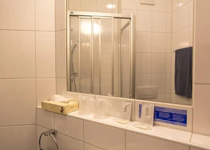 Zur Eisenbahn Otel Renningen