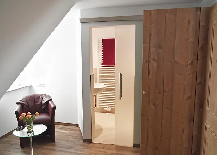 Otel Zur Eisenbahn 3*