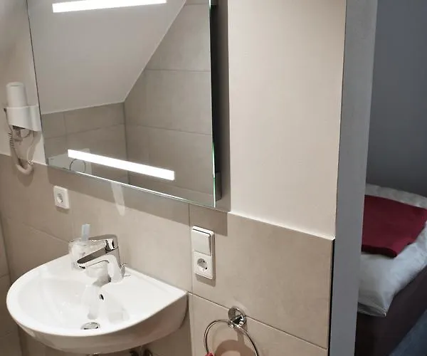 Zur Eisenbahn Szálloda Renningen