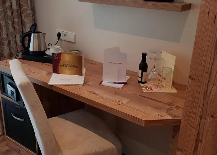 Zur Eisenbahn Otel 3*